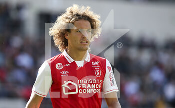 2021-09-26 - Wout Faes of Reims during the French championship Ligue 1 football match between Stade de Reims and FC Nantes (FCN) on September 26, 2021 at Stade Auguste Delaune in Reims, France - STADE DE REIMS VS FC NANTES (FCN) - FRENCH LIGUE 1 - SOCCER
