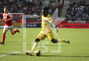 2021-09-26 - Moses Simon of Nantes during the French championship Ligue 1 football match between Stade de Reims and FC Nantes (FCN) on September 26, 2021 at Stade Auguste Delaune in Reims, France - STADE DE REIMS VS FC NANTES (FCN) - FRENCH LIGUE 1 - SOCCER