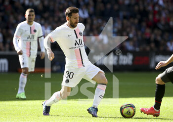 2021-10-03 - Lionel Messi of PSG during the French championship Ligue 1 football match between Stade Rennais and Paris Saint-Germain (PSG) on October 3, 2021 at Roazhon Park in Rennes, France - STADE RENNAIS VS PARIS SAINT-GERMAIN (PSG) - FRENCH LIGUE 1 - SOCCER