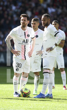 2021-10-03 - Lionel Messi, Marco Verratti, Neymar Jr of PSG during the French championship Ligue 1 football match between Stade Rennais and Paris Saint-Germain (PSG) on October 3, 2021 at Roazhon Park in Rennes, France - STADE RENNAIS VS PARIS SAINT-GERMAIN (PSG) - FRENCH LIGUE 1 - SOCCER