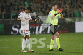 2021-10-03 - Referee Francois LETEXIER red card and Lucas PAQUETA of Lyon during the French championship Ligue 1 football match between AS Saint-Etienne and Olympique Lyonnais on October 3, 2021 at Geoffroy Guichard stadium in Saint-Etienne, France - AS SAINT-ETIENNE VS OLYMPIQUE LYONNAIS - FRENCH LIGUE 1 - SOCCER