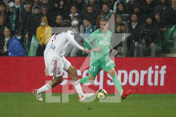 2021-10-03 - Romain HAMOUMA of Saint Etienne and Jason DENAYER of Lyon during the French championship Ligue 1 football match between AS Saint-Etienne and Olympique Lyonnais on October 3, 2021 at Geoffroy Guichard stadium in Saint-Etienne, France - AS SAINT-ETIENNE VS OLYMPIQUE LYONNAIS - FRENCH LIGUE 1 - SOCCER