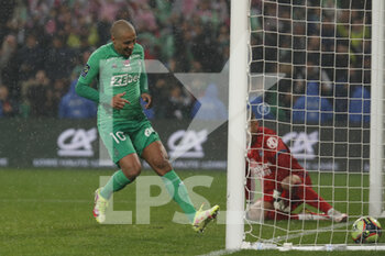 2021-10-03 - Wahdi KHAZRI of Saint Etienne score a goal during the French championship Ligue 1 football match between AS Saint-Etienne and Olympique Lyonnais on October 3, 2021 at Geoffroy Guichard stadium in Saint-Etienne, France - AS SAINT-ETIENNE VS OLYMPIQUE LYONNAIS - FRENCH LIGUE 1 - SOCCER