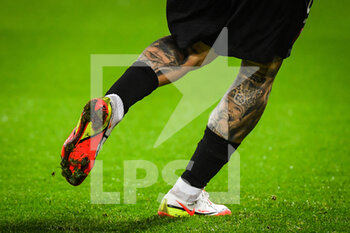 2021-10-15 - This picture shows tattoos on the legs of Mauro Icardi of PSG during the French championship Ligue 1 football match between Paris Saint-Germain and SCO Angers on October 15, 2021 at Parc des Princes stadium in Paris, France - PARIS SAINT-GERMAIN VS SCO ANGERS - FRENCH LIGUE 1 - SOCCER