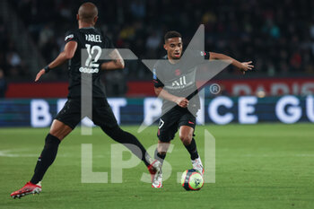 2021-10-15 - Colin Dagba of PSG during the French championship Ligue 1 football match between Paris Saint-Germain and SCO Angers on October 15, 2021 at Parc des Princes stadium in Paris, France - PARIS SAINT-GERMAIN VS SCO ANGERS - FRENCH LIGUE 1 - SOCCER