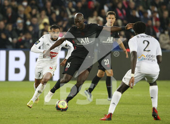 2021-10-15 - Danilo Pereira of PSG, Sofiane Boufal of Angers (left) during the French championship Ligue 1 football match between Paris Saint-Germain (PSG) and SCO Angers on October 15, 2021 at Parc des Princes stadium in Paris, France - PARIS SAINT-GERMAIN VS SCO ANGERS - FRENCH LIGUE 1 - SOCCER