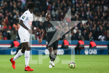 2021-10-15 - Danilo Pereira of PSG during the French championship Ligue 1 football match between Paris Saint-Germain and SCO Angers on October 15, 2021 at Parc des Princes stadium in Paris, France - PARIS SAINT-GERMAIN VS SCO ANGERS - FRENCH LIGUE 1 - SOCCER