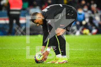 2021-10-15 - Kylian MBAPPE of PSG during the French championship Ligue 1 football match between Paris Saint-Germain and SCO Angers on October 15, 2021 at Parc des Princes stadium in Paris, France - PARIS SAINT-GERMAIN VS SCO ANGERS - FRENCH LIGUE 1 - SOCCER