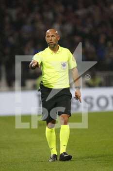 2021-10-16 - Referee Amaury DELERUE during the French championship Ligue 1 football match between Olympique Lyonnais and AS Monaco on October 16, 2021 at Groupama stadium in Decines-Charpieu near Lyon, France - OLYMPIQUE LYONNAIS VS AS MONACO - FRENCH LIGUE 1 - SOCCER