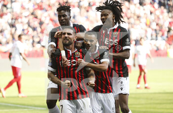 2021-10-24 - Andy Delort of Nice celebrates his goal with Evann Guessand, Alexis Claude-Maurice, Khephren Thuram during the French championship Ligue 1 football match between OGC Nice (OGCN) and Olympique Lyonnais (OL) on October 24, 2021 at Allianz Riviera stadium in Nice, France - OGC NICE (OGCN) VS OLYMPIQUE LYONNAIS (OL) - FRENCH LIGUE 1 - SOCCER