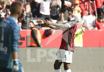 2021-10-24 - Evann Guessand of Nice celebrates his winning goal during the French championship Ligue 1 football match between OGC Nice (OGCN) and Olympique Lyonnais (OL) on October 24, 2021 at Allianz Riviera stadium in Nice, France - OGC NICE (OGCN) VS OLYMPIQUE LYONNAIS (OL) - FRENCH LIGUE 1 - SOCCER