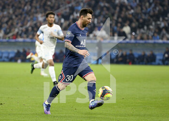 2021-10-24 - Lionel Messi of PSG during the French championship Ligue 1 football match between Olympique de Marseille (OM) and Paris Saint-Germain (PSG) on October 24, 2021 at Stade Velodrome in Marseille, France - OLYMPIQUE DE MARSEILLE (OM) VS PARIS SAINT-GERMAIN (PSG) - FRENCH LIGUE 1 - SOCCER