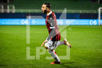 2021-10-27 - Amine GOUIRI of Nice celebrates his goal during the French championship Ligue 1 football match between OGC Nice and Olympique de Marseille on October 27, 2021 at Stade de l'Aube in Troyes, France - OGC NICE VS OLYMPIQUE DE MARSEILLE - FRENCH LIGUE 1 - SOCCER