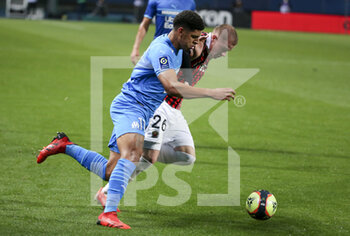 2021-10-27 - Luis Henrique of Marseille, Melvin Bard of Nice during the French championship Ligue 1 football match between OGC Nice (OGCN) and Olympique de Marseille (OM) on October 27, 2021 at Stade de l'Aube in Troyes, France - OGC NICE VS OLYMPIQUE DE MARSEILLE - FRENCH LIGUE 1 - SOCCER