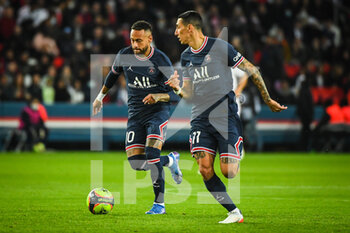 2021-10-29 - NEYMAR JR of PSG and Angel DI MARIA of PSG during the French championship Ligue 1 football match between Paris Saint-Germain and LOSC Lille on October 29, 2021 at Parc des Princes stadium in Paris, France - PARIS SAINT-GERMAIN VS LOSC LILLE - FRENCH LIGUE 1 - SOCCER