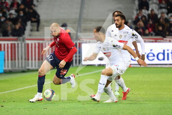 2021-11-06 - Burak YILMAZ 17 LOSC during the French championship Ligue 1 football match between LOSC Lille and SCO Angers on November 6, 2021 at Pierre Mauroy stadium in Villeneuve-d'Ascq near Lille, France - LOSC LILLE VS SCO ANGERS - FRENCH LIGUE 1 - SOCCER