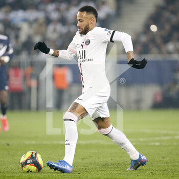 2021-11-06 - Neymar Jr of PSG during the French championship Ligue 1 football match between Girondins de Bordeaux and Paris Saint-Germain on November 6, 2021 at Matmut Atlantique stadium in Bordeaux, France - GIRONDINS DE BORDEAUX VS PARIS SAINT-GERMAIN - FRENCH LIGUE 1 - SOCCER