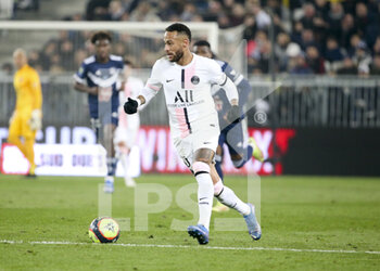 2021-11-06 - Neymar Jr of PSG during the French championship Ligue 1 football match between Girondins de Bordeaux and Paris Saint-Germain on November 6, 2021 at Matmut Atlantique stadium in Bordeaux, France - GIRONDINS DE BORDEAUX VS PARIS SAINT-GERMAIN - FRENCH LIGUE 1 - SOCCER