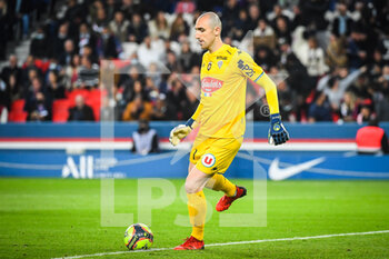2021-10-15 - Paul BERNARDONI of Angers during the French championship Ligue 1 football match between LOSC Lille and SCO Angers on November 6, 2021 at Pierre Mauroy stadium in Villeneuve-d'Ascq near Lille, France - LOSC LILLE VS SCO ANGERS - FRENCH LIGUE 1 - SOCCER