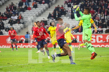 2021-11-27 - Action Alban LAFONT goalkeeper Nantes during the French championship Ligue 1 football match between LOSC Lille and FC Nantes on November 27, 2021 at Pierre Mauroy stadium in Villeneuve-d'Ascq near Lille, France - LOSC LILLE VS FC NANTES - FRENCH LIGUE 1 - SOCCER