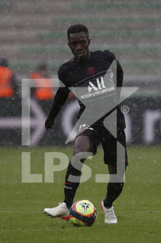 2021-11-28 - Idrissa GUEYE of Paris during the French championship Ligue 1 football match between AS Saint-Etienne and Paris Saint-Germain on November 28, 2021 at Geoffroy Guichard stadium in Saint-Etienne, France - AS SAINT-ETIENNE (ASSE) VS PARIS SAINT-GERMAIN (PSG) - FRENCH LIGUE 1 - SOCCER