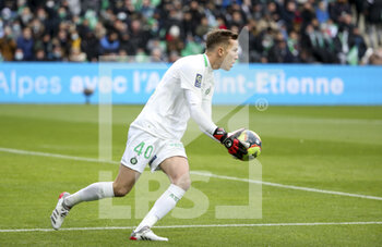 2021-11-28 - Goalkeeper of Saint-Etienne Etienne Green during the French championship Ligue 1 football match between AS Saint-Etienne (ASSE) and Paris Saint-Germain (PSG) on November 28, 2021 at Stade Geoffroy Guichard in Saint-Etienne, France - AS SAINT-ETIENNE (ASSE) VS PARIS SAINT-GERMAIN (PSG) - FRENCH LIGUE 1 - SOCCER