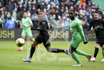 2021-11-28 - Kylian Mbappe of PSG, Mickael Nade of Saint-Etienne during the French championship Ligue 1 football match between AS Saint-Etienne (ASSE) and Paris Saint-Germain (PSG) on November 28, 2021 at Stade Geoffroy Guichard in Saint-Etienne, France - AS SAINT-ETIENNE (ASSE) VS PARIS SAINT-GERMAIN (PSG) - FRENCH LIGUE 1 - SOCCER