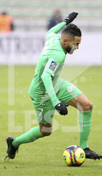 2021-11-28 - Ryad Boudebouz of Saint-Etienne during the French championship Ligue 1 football match between AS Saint-Etienne (ASSE) and Paris Saint-Germain (PSG) on November 28, 2021 at Stade Geoffroy Guichard in Saint-Etienne, France - AS SAINT-ETIENNE (ASSE) VS PARIS SAINT-GERMAIN (PSG) - FRENCH LIGUE 1 - SOCCER