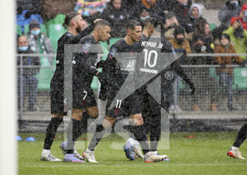 2021-11-28 - Angel Di Maria of PSG celebrates his goal with teammates during the French championship Ligue 1 football match between AS Saint-Etienne (ASSE) and Paris Saint-Germain (PSG) on November 28, 2021 at Stade Geoffroy Guichard in Saint-Etienne, France - AS SAINT-ETIENNE (ASSE) VS PARIS SAINT-GERMAIN (PSG) - FRENCH LIGUE 1 - SOCCER