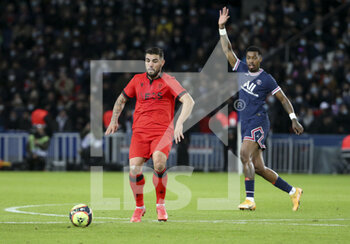 2021-12-01 - Andy Delort of Nice, Presnel Kimpembe of PSG during the French championship Ligue 1 football match between Paris Saint-Germain (PSG) and OGC Nice (OGCN) on December 1, 2021 at Parc des Princes stadium in Paris, France - PARIS SAINT-GERMAIN VS OGC NICE - FRENCH LIGUE 1 - SOCCER