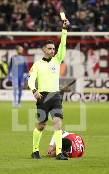 2021-12-11 - Referee Pierre Gaillouste during the French championship Ligue 1 football match between Stade de Reims and AS Saint-Etienne (ASSE) on December 11, 2021 at Stade Auguste Delaune in Reims, France - STADE DE REIMS VS AS SAINT-ETIENNE (ASSE) - FRENCH LIGUE 1 - SOCCER