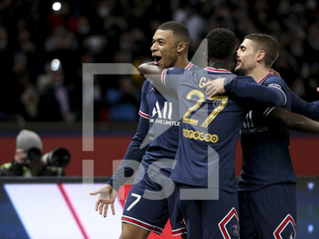 2021-12-12 - Kylian Mbappe of PSG celebrates his goal with Idrissa Gueye Gana, Marco Verratti during the French championship Ligue 1 football match between Paris Saint-Germain (PSG) and AS Monaco (ASM) on December 12, 2021 at Parc des Princes stadium in Paris, France - PARIS SAINT-GERMAIN VS AS MONACO - FRENCH LIGUE 1 - SOCCER