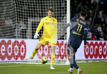 2021-12-12 - Goalkeeper of Monaco Alexander Nubel during the French championship Ligue 1 football match between Paris Saint-Germain (PSG) and AS Monaco (ASM) on December 12, 2021 at Parc des Princes stadium in Paris, France - PARIS SAINT-GERMAIN VS AS MONACO - FRENCH LIGUE 1 - SOCCER