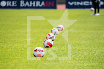 2021-08-28 - The official ball ahead of the Women's French championship Arkema football match between Paris FC and EA Guingamp on August 28, 2021 at Robert Bobin stadium in Bondoufle, France - Photo Melanie Laurent / A2M Sport Consulting / DPPI - PARIS FC VS EA GUINGAMP - FRENCH WOMEN DIVISION 1 - SOCCER