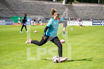 2021-08-28 - Camille Pecharman of Paris FC warms up ahead of the Women's French championship Arkema football match between Paris FC and EA Guingamp on August 28, 2021 at Robert Bobin stadium in Bondoufle, France - Photo Melanie Laurent / A2M Sport Consulting / DPPI - PARIS FC VS EA GUINGAMP - FRENCH WOMEN DIVISION 1 - SOCCER