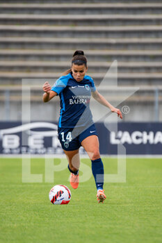 2021-08-28 - Cindy Ferreira of Paris FC controls the ball during the Women's French championship Arkema football match between Paris FC and EA Guingamp on August 28, 2021 at Robert Bobin stadium in Bondoufle, France - Photo Melanie Laurent / A2M Sport Consulting / DPPI - PARIS FC VS EA GUINGAMP - FRENCH WOMEN DIVISION 1 - SOCCER