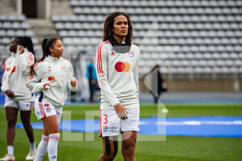 2021-12-12 - Wendie Renard of Olympique Lyonnais warms up ahead of the Women's French championship D1 Arkema football match between Paris FC and Olympique Lyonnais on December 12, 2021 at Charlety stadium in Paris, France - PARIS FC VS OLYMPIQUE LYONNAIS - FRENCH WOMEN DIVISION 1 - SOCCER