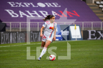 2021-12-12 - Delphine Cascarino of Olympique Lyonnais controls the ball during the Women's French championship D1 Arkema football match between Paris FC and Olympique Lyonnais on December 12, 2021 at Charlety stadium in Paris, France - PARIS FC VS OLYMPIQUE LYONNAIS - FRENCH WOMEN DIVISION 1 - SOCCER