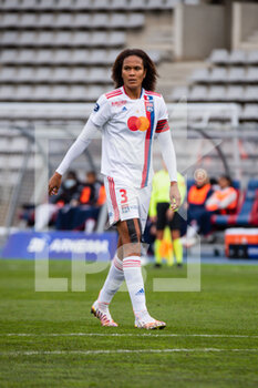 2021-12-12 - Wendie Renard of Olympique Lyonnais reacts during the Women's French championship D1 Arkema football match between Paris FC and Olympique Lyonnais on December 12, 2021 at Charlety stadium in Paris, France - PARIS FC VS OLYMPIQUE LYONNAIS - FRENCH WOMEN DIVISION 1 - SOCCER