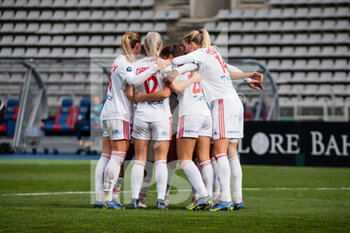 2021-12-12 - Delphine Cascarino of Olympique Lyonnais celebrates the goal with teammates during the Women's French championship D1 Arkema football match between Paris FC and Olympique Lyonnais on December 12, 2021 at Charlety stadium in Paris, France - PARIS FC VS OLYMPIQUE LYONNAIS - FRENCH WOMEN DIVISION 1 - SOCCER