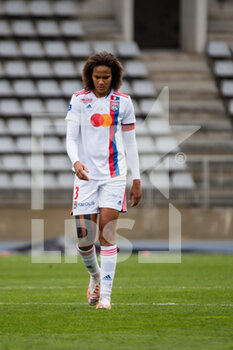 2021-12-12 - Wendie Renard of Olympique Lyonnais during the Women's French championship D1 Arkema football match between Paris FC and Olympique Lyonnais on December 12, 2021 at Charlety stadium in Paris, France - PARIS FC VS OLYMPIQUE LYONNAIS - FRENCH WOMEN DIVISION 1 - SOCCER