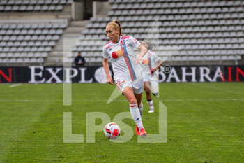 2021-12-12 - Janice Cayman of Olympique Lyonnais controls the ball during the Women's French championship D1 Arkema football match between Paris FC and Olympique Lyonnais on December 12, 2021 at Charlety stadium in Paris, France - PARIS FC VS OLYMPIQUE LYONNAIS - FRENCH WOMEN DIVISION 1 - SOCCER
