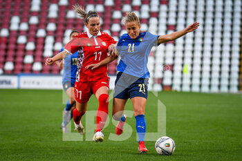 2021-09-17 - Valentina Cernoia (Italy) in action against Claudia Chiper (Moldova) - QUALIFICAZIONI MONDIALI 2023 - ITALIA FEMMINILE VS MOLDOVA - FIFA WORLD CUP - SOCCER