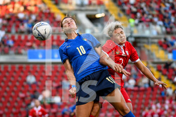 2021-09-17 - Cristiana Girelli (Italy) in action against Cristina Cerescu (Moldova) - QUALIFICAZIONI MONDIALI 2023 - ITALIA FEMMINILE VS MOLDOVA - FIFA WORLD CUP - SOCCER