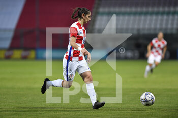 2021-10-22 - Izabela Lojna of Croatia in action during the UEFA women's world cup qualifying round between ITALIA and CROATIA at Stadio Teofilo Patini on October 22, 2021 in Castel di Sangro, Italy. - QUALIFICAZIONI MONDIALI 2023 - ITALIA FEMMINILE VS CROAZIA - FIFA WORLD CUP - SOCCER