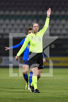 2021-10-22 - Referee Petra Pavlikova during the UEFA women's world cup qualifying round between ITALIA and CROATIA at Stadio Teofilo Patini on October 22, 2021 in Castel di Sangro, Italy. - QUALIFICAZIONI MONDIALI 2023 - ITALIA FEMMINILE VS CROAZIA - FIFA WORLD CUP - SOCCER