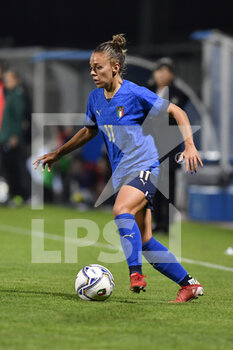 2021-10-22 - Lisa Boattin  of Italy in action during the UEFA women's world cup qualifying round between ITALIA and CROATIA at Stadio Teofilo Patini on October 22, 2021 in Castel di Sangro, Italy. - QUALIFICAZIONI MONDIALI 2023 - ITALIA FEMMINILE VS CROAZIA - FIFA WORLD CUP - SOCCER