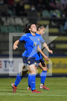 2021-10-22 - Valeria Pirone of Italy in action during the UEFA women's world cup qualifying round between ITALIA and CROATIA at Stadio Teofilo Patini on October 22, 2021 in Castel di Sangro, Italy. - QUALIFICAZIONI MONDIALI 2023 - ITALIA FEMMINILE VS CROAZIA - FIFA WORLD CUP - SOCCER