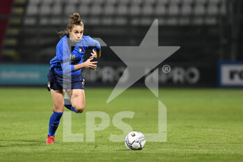 2021-10-22 - Martina Lenzini of Italy in action during the UEFA women's world cup qualifying round between ITALIA and CROATIA at Stadio Teofilo Patini on October 22, 2021 in Castel di Sangro, Italy. - QUALIFICAZIONI MONDIALI 2023 - ITALIA FEMMINILE VS CROAZIA - FIFA WORLD CUP - SOCCER