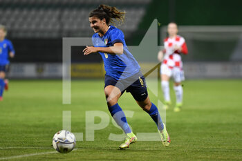 2021-10-22 - Sofia Cantore of Italy n action during the UEFA women's world cup qualifying round between ITALIA and CROATIA at Stadio Teofilo Patini on October 22, 2021 in Castel di Sangro, Italy. - QUALIFICAZIONI MONDIALI 2023 - ITALIA FEMMINILE VS CROAZIA - FIFA WORLD CUP - SOCCER